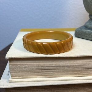 Vintage 1940s Carved Design Tan Bakelite  Bangle